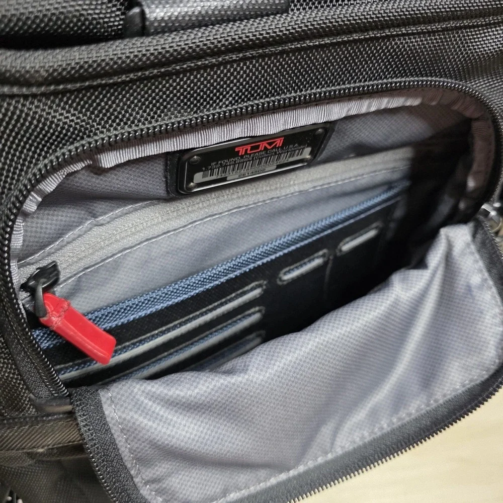 Tumi Black Alpha 2‎ FXT T-Pass Expandable Laptop Brief Bag 26145D2